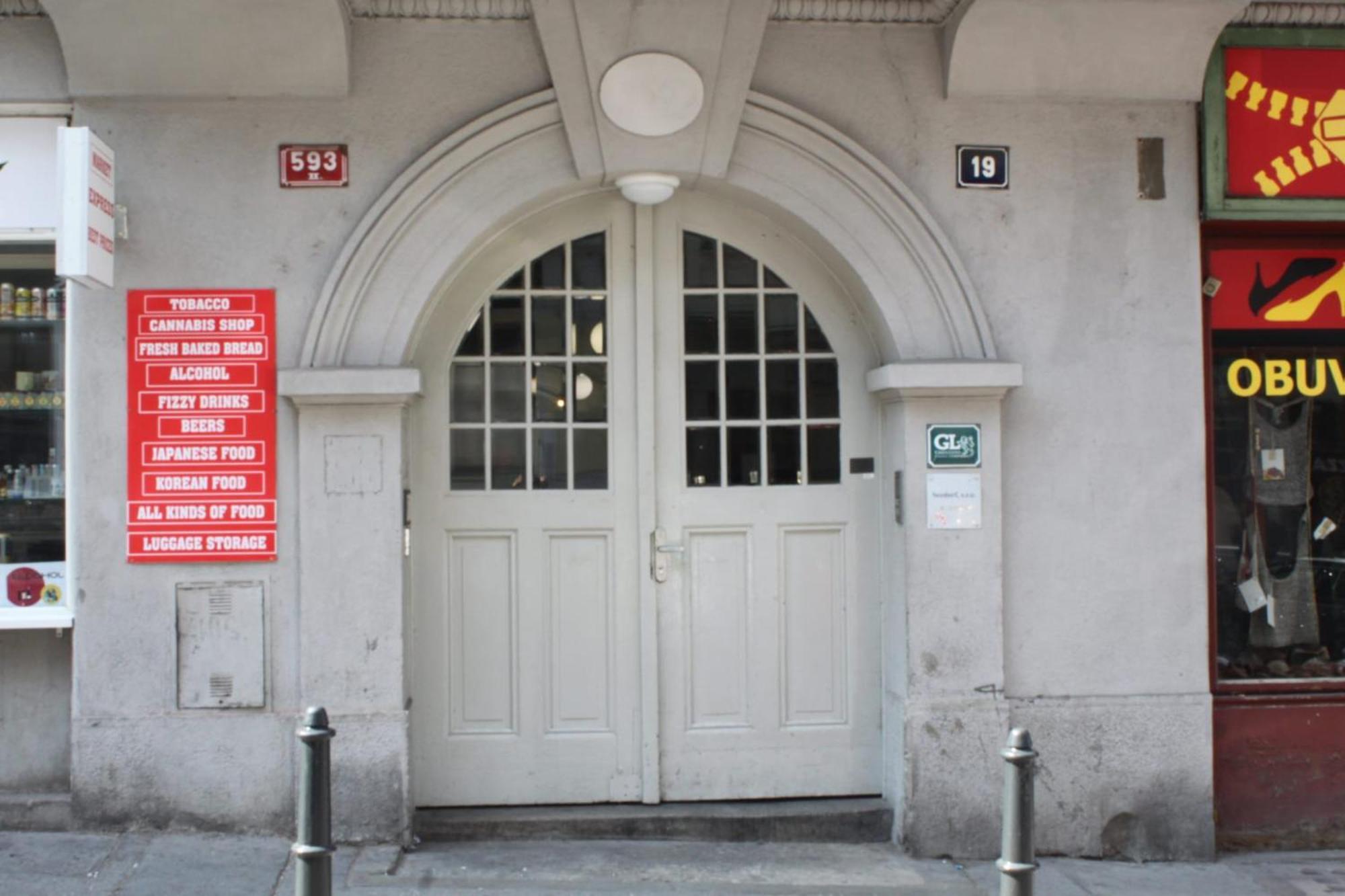 Alba Hostel Prag Exterior foto